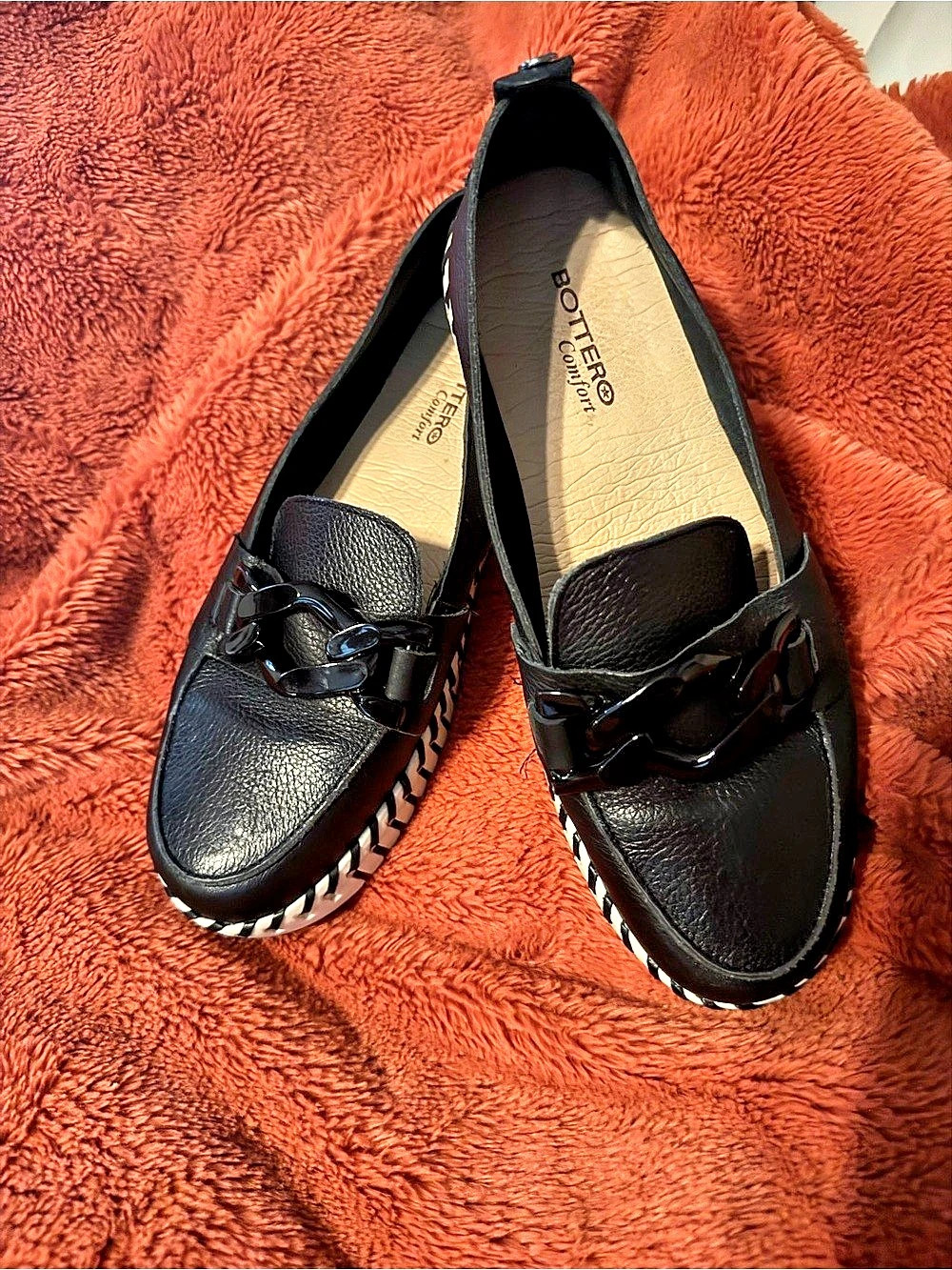 Bottero Comfort Black Leather Chain Loafers